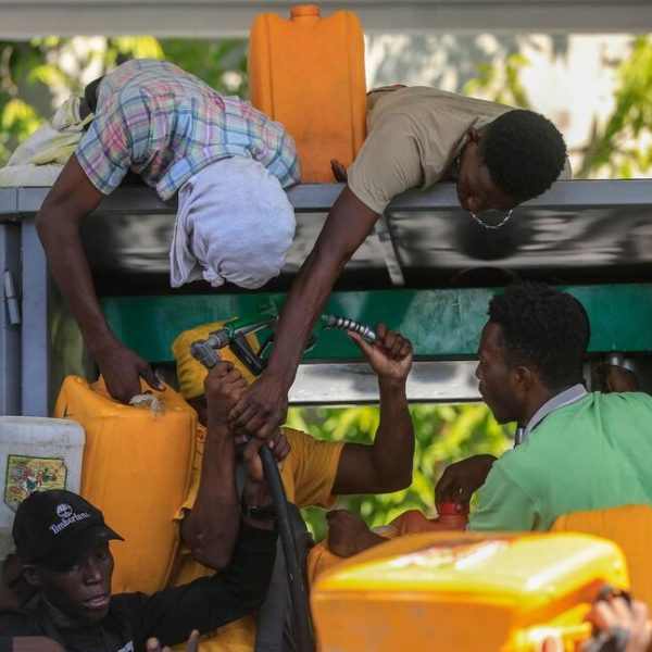 US urges citizens to leave Haiti now